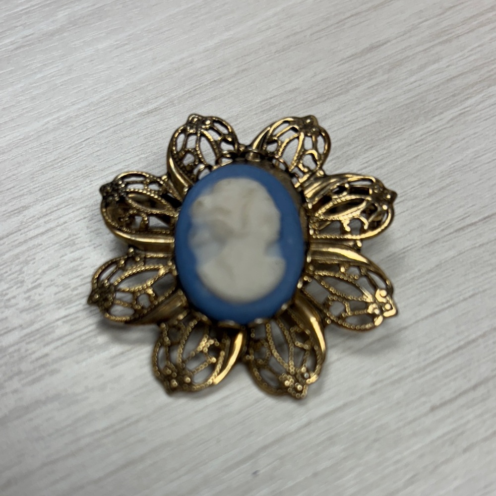 Elegant Gold and Blue Cameo Brooch